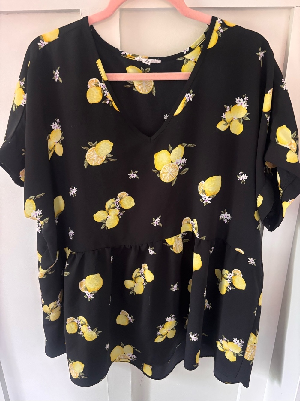 ChicSoul Lemon Print Babydoll Top 1XL NWOT Flowy V-Neck Summer Blouse